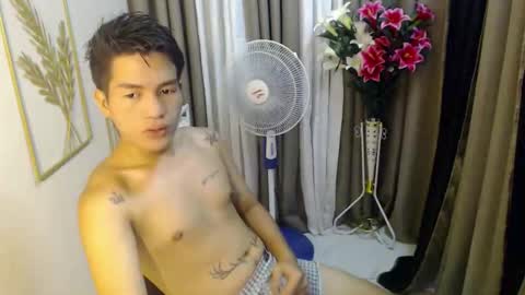 Snapshot of naughty_angelo chatting on April 18, 2026, 5:39 pm naughty_angelo online show from April 18, 2026, 5:39 pm