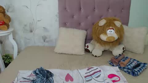 Snapshot of naughty_ariel chatting on February 17, 2025, 6:59 pm Zoe online show from February 17, 2025, 6:59 pm