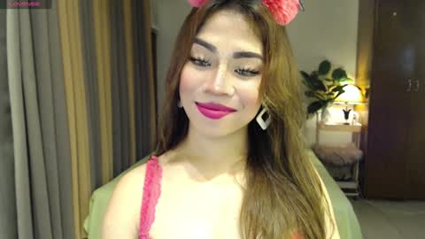 Snapshot of naughty_dreamerxxx chatting on February 7, 2025, 2:19 am Queen Jess online show from February 7, 2025, 2:19 am