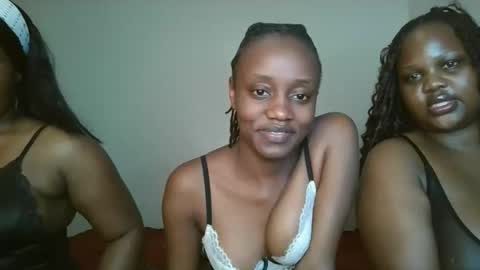 naughty_ellaa online show from September 23, 2025, 5:27 pm