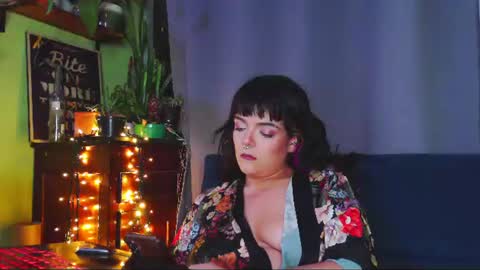 Snapshot of naughty_em_17 chatting on June 23, 2026, 3:26 am Em please help me reach 100 thumbs up 3 online show from June 23, 2026, 3:26 am