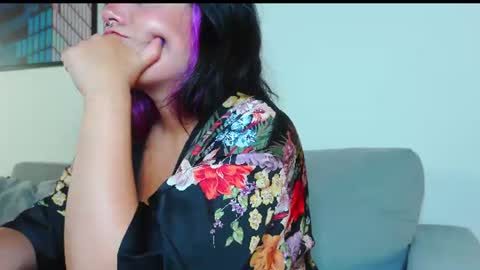 Snapshot of naughty_em_17 chatting on July 26, 2026, 11:00 pm Em please help me reach 100 thumbs up 3 online show from July 26, 2026, 11:00 pm