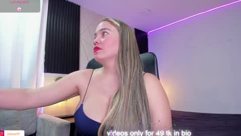 Snapshot of naughty_julieta13 chatting on January 22, 2025, 6:20 pm JULIETA online show from January 22, 2025, 6:20 pm