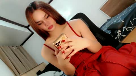 Snapshot of naughtybella_ chatting on June 27, 2026, 12:10 pm bella online show from June 27, 2026, 12:10 pm