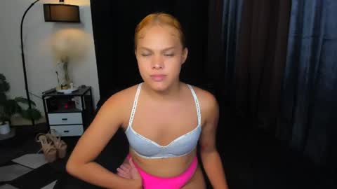 naughtychanell online show from July 8, 2026, 5:39 pm