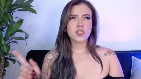 LANAindependent model online show from February 12, 2025, 12:22 pm