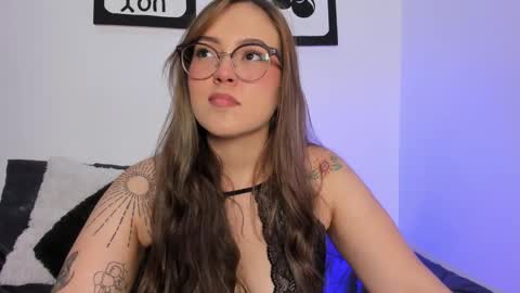 LANAindependent model online show from October 3, 2025, 4:31 am