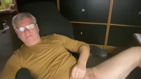 naughtydaddyla online show from November 12, 2025, 3:18 am