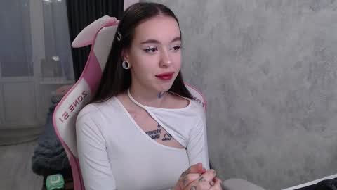 Dakota online show from October 19, 2025, 1:56 pm