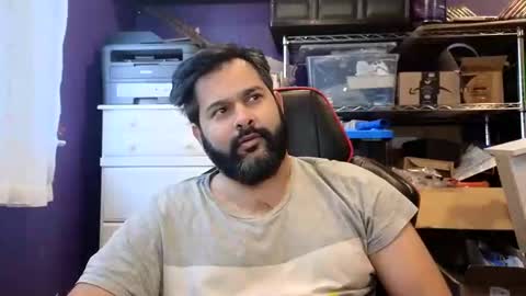 sakhtlaundaz online show from December 1, 2025, 1:38 pm