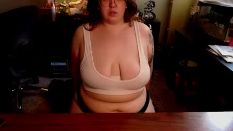 Snapshot of naughtygoddessk chatting on May 14, 2026, 5:53 pm Naughty Goddess online show from May 14, 2026, 5:53 pm