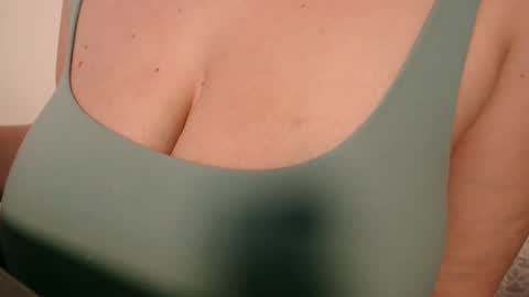 Mrs. S online show from December 17, 2024, 11:49 pm