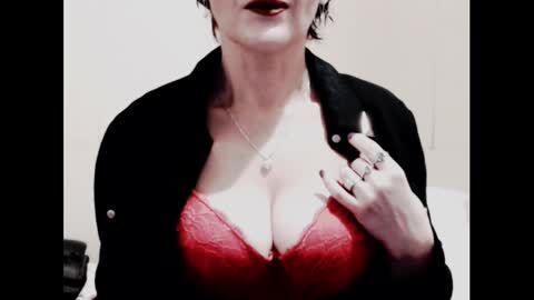 Snapshot of naughtyjenniferxx chatting on December 16, 2025, 3:00 am Jenny online show from December 16, 2025, 3:00 am