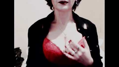 Snapshot of naughtyjenniferxx chatting on February 5, 2026, 5:23 am Jenny online show from February 5, 2026, 5:23 am