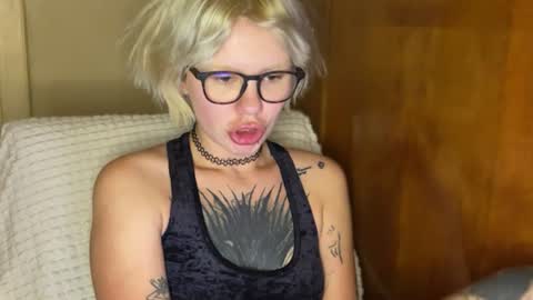 NaughtyLayla666 online show from June 12, 2026, 10:30 pm