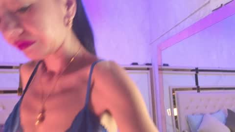 Snapshot of naughtymilfx_ chatting on March 30, 2026, 3:07 am online show from March 30, 2026, 3:07 am