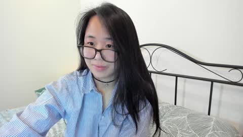 Gigi Chu  online show from January 22, 2025, 4:33 pm