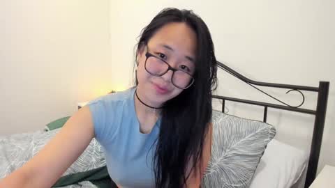 Gigi Chu  online show from February 3, 2025, 6:17 pm