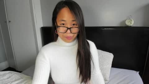 Snapshot of naughtynerdygirl chatting on October 18, 2025, 12:17 pm Gigi Chu online show from October 18, 2025, 12:17 pm