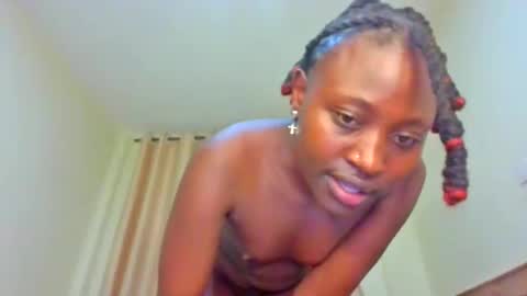 naughtyqueen12 online show from October 22, 2025, 5:02 pm