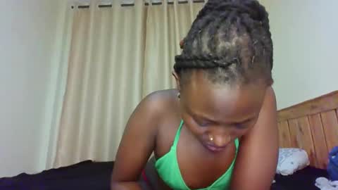 naughtyqueen12 online show from November 13, 2025, 11:42 am