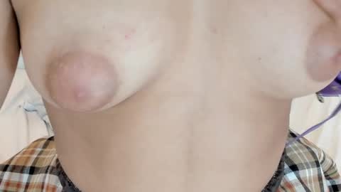 Snapshot of naughtyrose_vc chatting on April 24, 2026, 12:35 am naughtyrose vc online show from April 24, 2026, 12:35 am