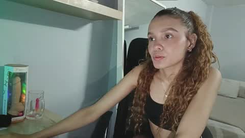 Arantxa online show from September 27, 2025, 4:01 pm