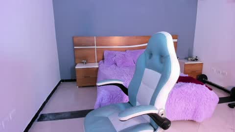 Snapshot of naugthy_brunette_ chatting on April 23, 2026, 6:32 pm naugthy_brunette_ online show from April 23, 2026, 6:32 pm
