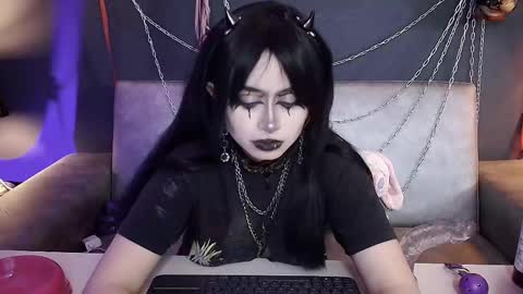 Navier  online show from November 30, 2025, 1:59 pm