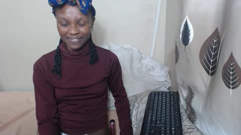 nawtylarissa_ online show from September 24, 2025, 5:05 pm