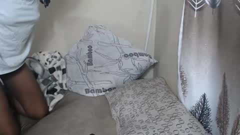 nawtylarissa_ online show from October 18, 2025, 8:09 pm