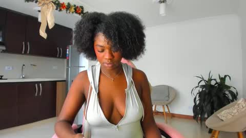 Snapshot of nayah_williams chatting on December 18, 2025, 2:56 pm Nayah Williams - OnlyFans online show from December 18, 2025, 2:56 pm
