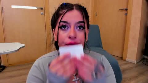 Eliza online show from April 7, 2026, 5:08 am