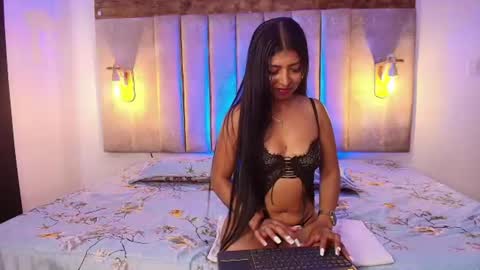 Snapshot of nayara_mystique chatting on August 6, 2026, 3:25 pm NAYARA online show from August 6, 2026, 3:25 pm