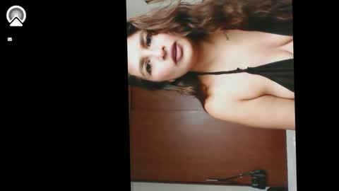 Snapshot of nayarad chatting on April 8, 2026, 1:44 pm NayaraD online show from April 8, 2026, 1:44 pm