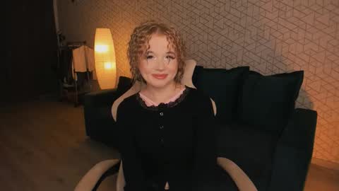 NayaValen online show from November 10, 2025, 3:27 am