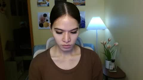 Nayika Huge online show from September 22, 2025, 6:04 am