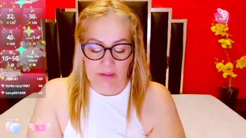 Lady Nayla online show from December 20, 2024, 1:25 am
