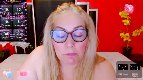 Lady Nayla online show from January 8, 2025, 6:52 pm