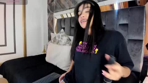 Snapshot of naylagrey chatting on January 17, 2026, 8:23 pm online show from January 17, 2026, 8:23 pm