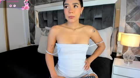 Snapshot of naylagrey chatting on March 9, 2026, 11:36 am online show from March 9, 2026, 11:36 am