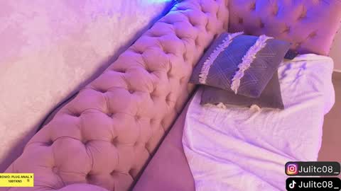 Juli  online show from January 17, 2025, 1:35 pm