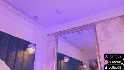 Juli  online show from January 21, 2025, 11:24 am