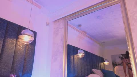 Juli  online show from January 31, 2025, 5:42 pm