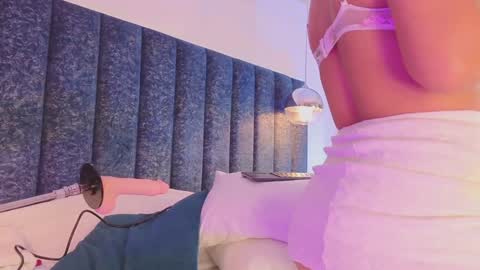 Juli  online show from February 2, 2025, 12:13 pm