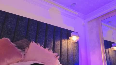 Juli  online show from February 22, 2025, 11:46 am