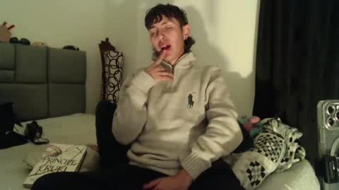 Im Nayton online show from October 18, 2025, 12:24 am