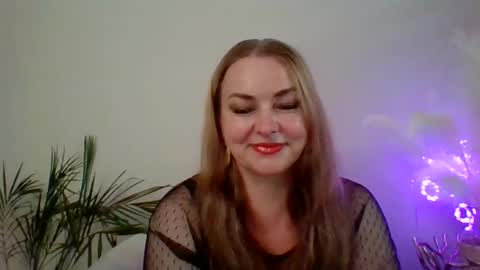 nayvel online show from September 20, 2025, 2:01 am