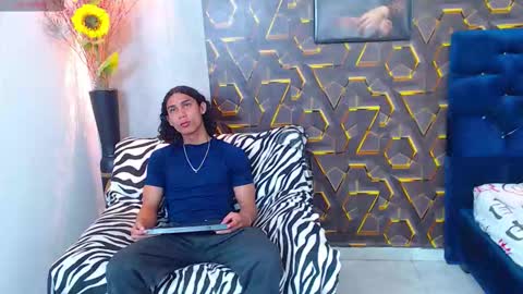 Snapshot of nazper_ chatting on October 8, 2025, 3:42 pm Nazper online show from October 8, 2025, 3:42 pm