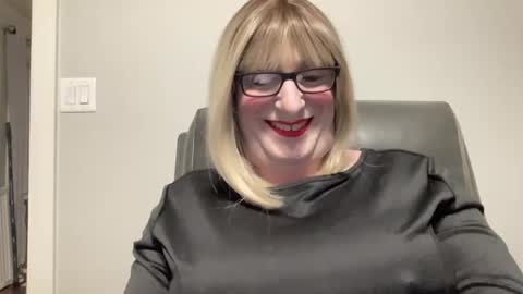 OralFemmeBoy online show from December 15, 2024, 12:07 am